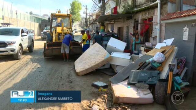 Ajuda perdi tudo na enchente