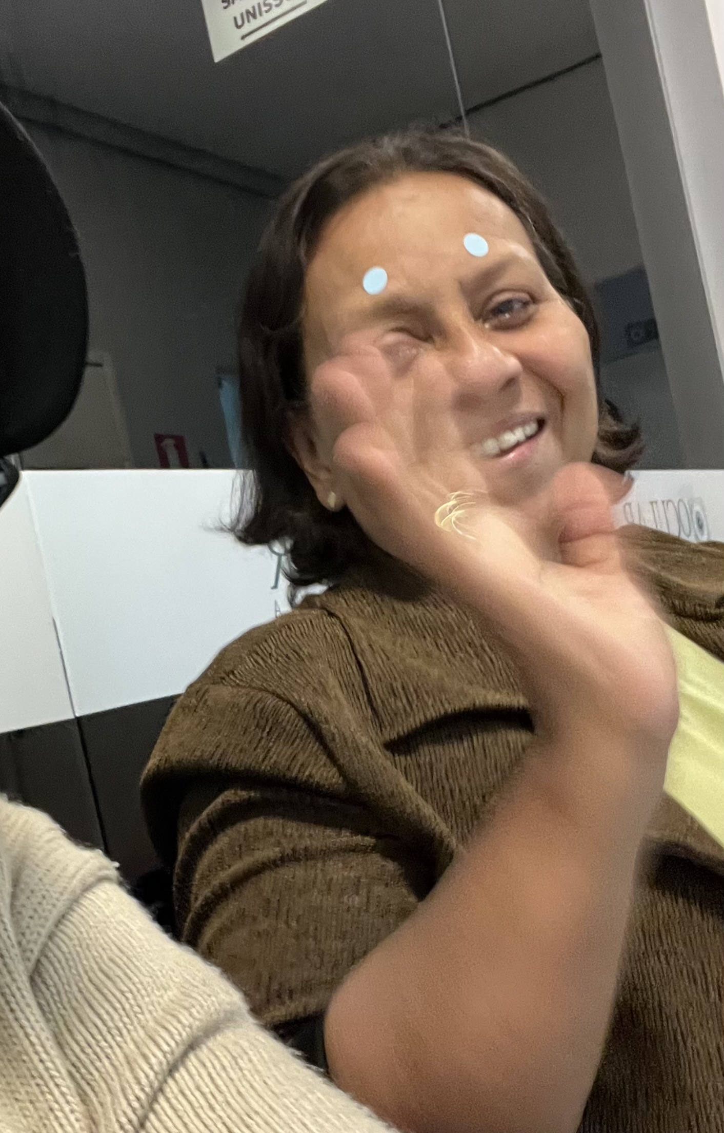 Ajude no tratamento dos olhos da Tia Ana