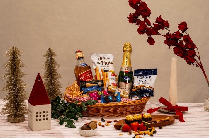 Ajude um colega a reconstruir sua casa