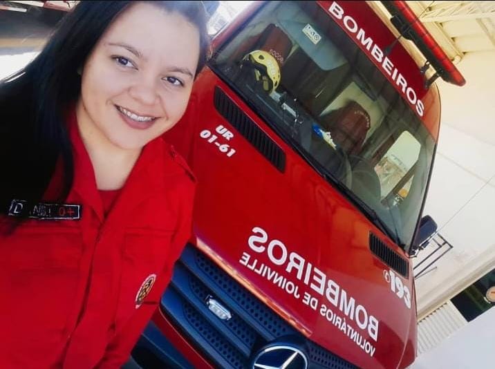 Ajude uma irmã de farda