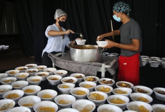 Auto ajuda humanitária 