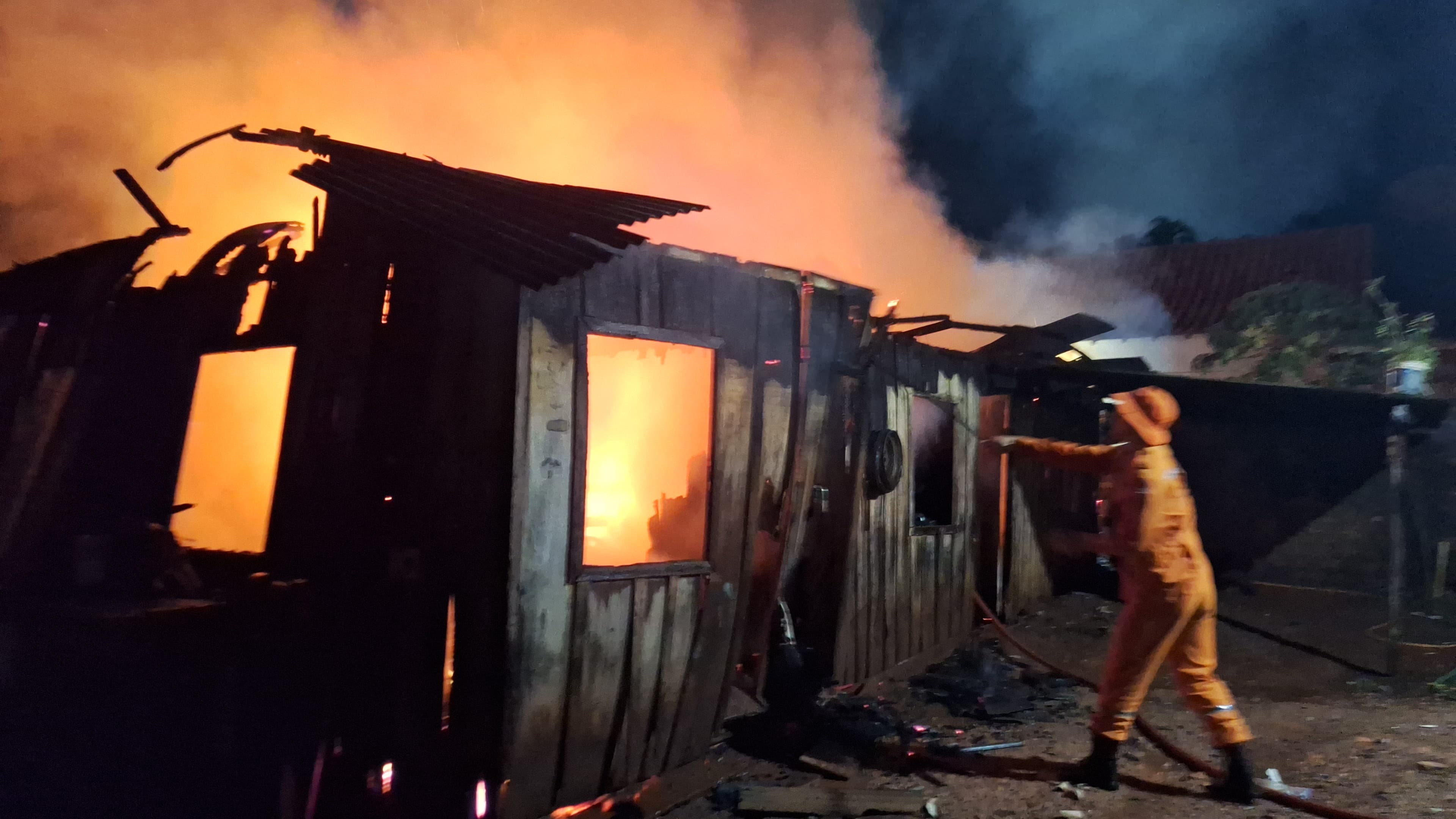 Fogão para ajudar Zé dos Falantes que perdeu sua oficina em um incendio