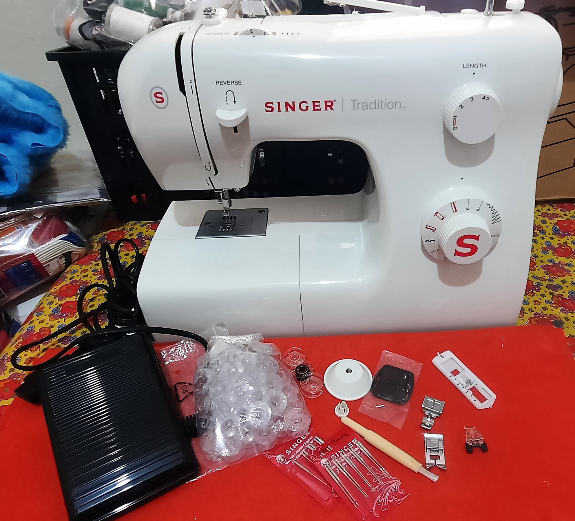 Kit completo para costurar e ajudando a Lu