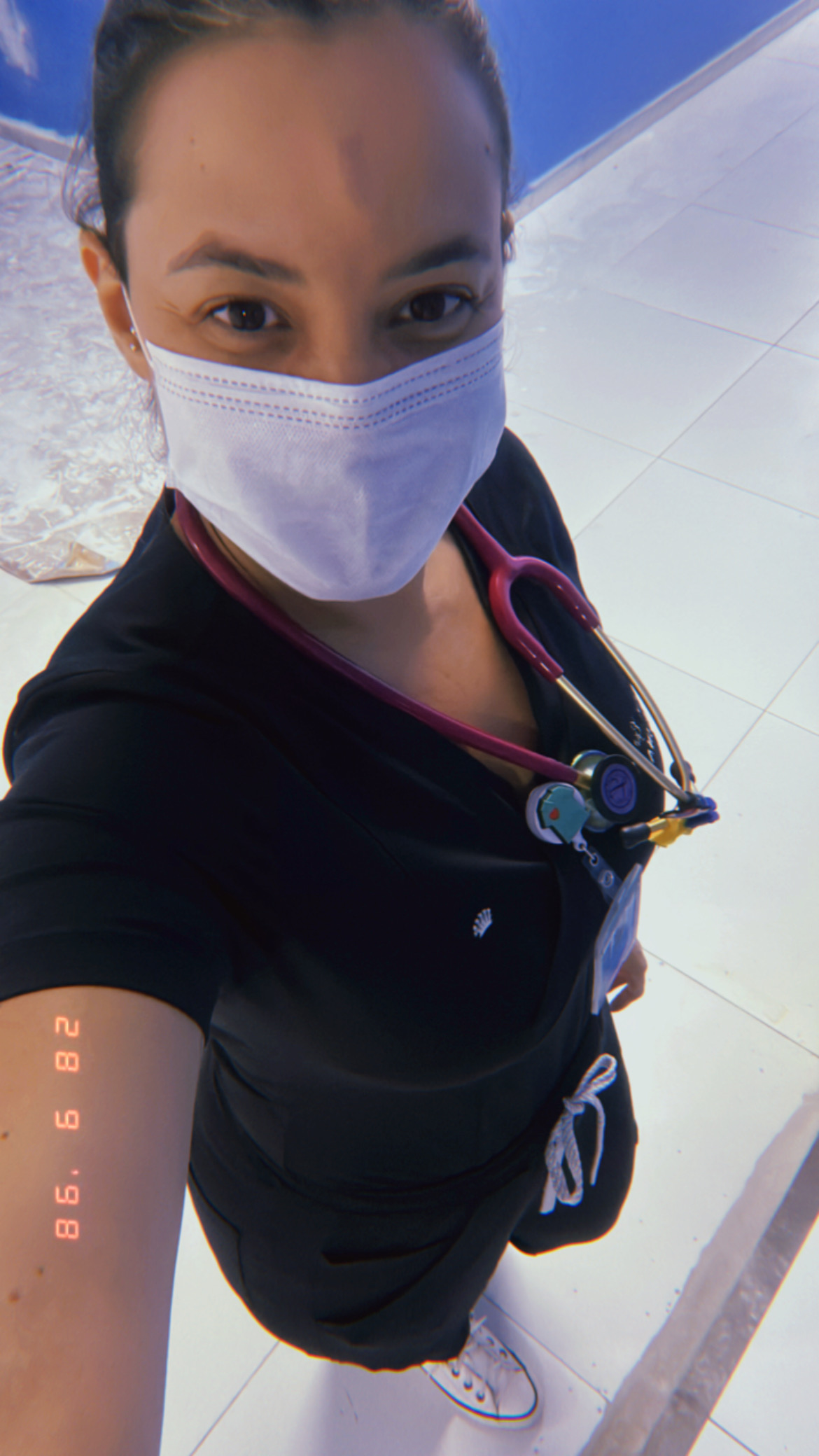 Nos ajude a terminar o último ano de Medicina 