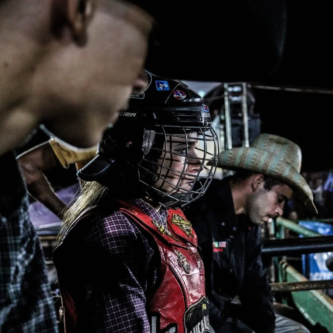 Rifa para ajudar a conseguir os equipamentos de montaria para o campeonato de rodeio feminino