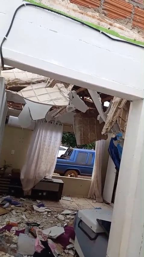 Rifa para ajudar na reconstrução da casa destruída pelo tornado no PR