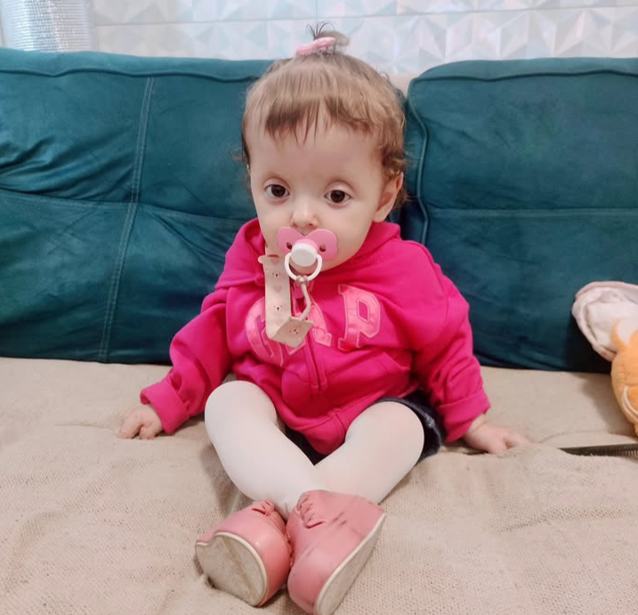Nos ajude com a nossa princesa Maria clara