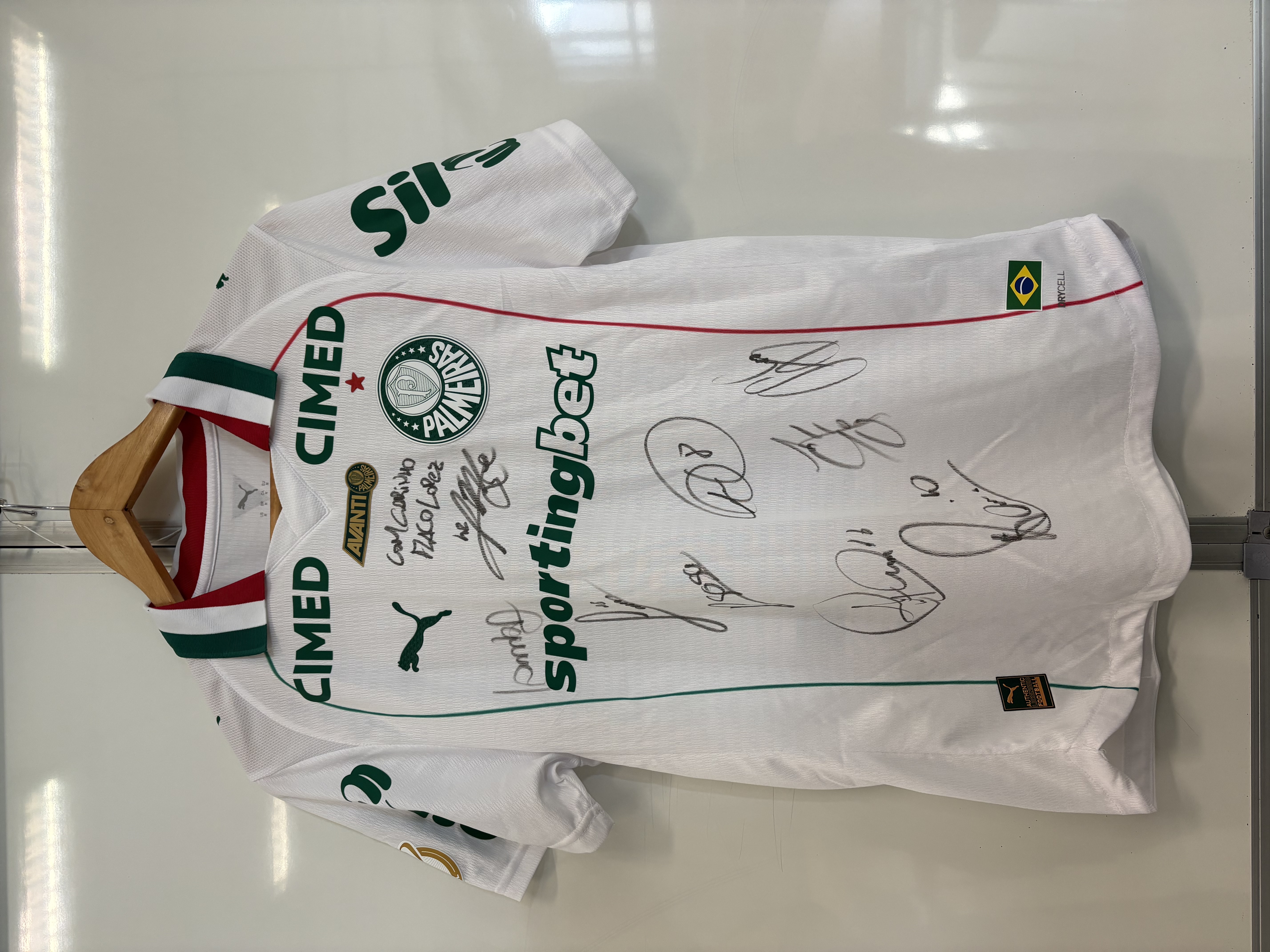 Rifa camiseta de jogo Flaco Lopez assinada por jogadores do palmeiras
