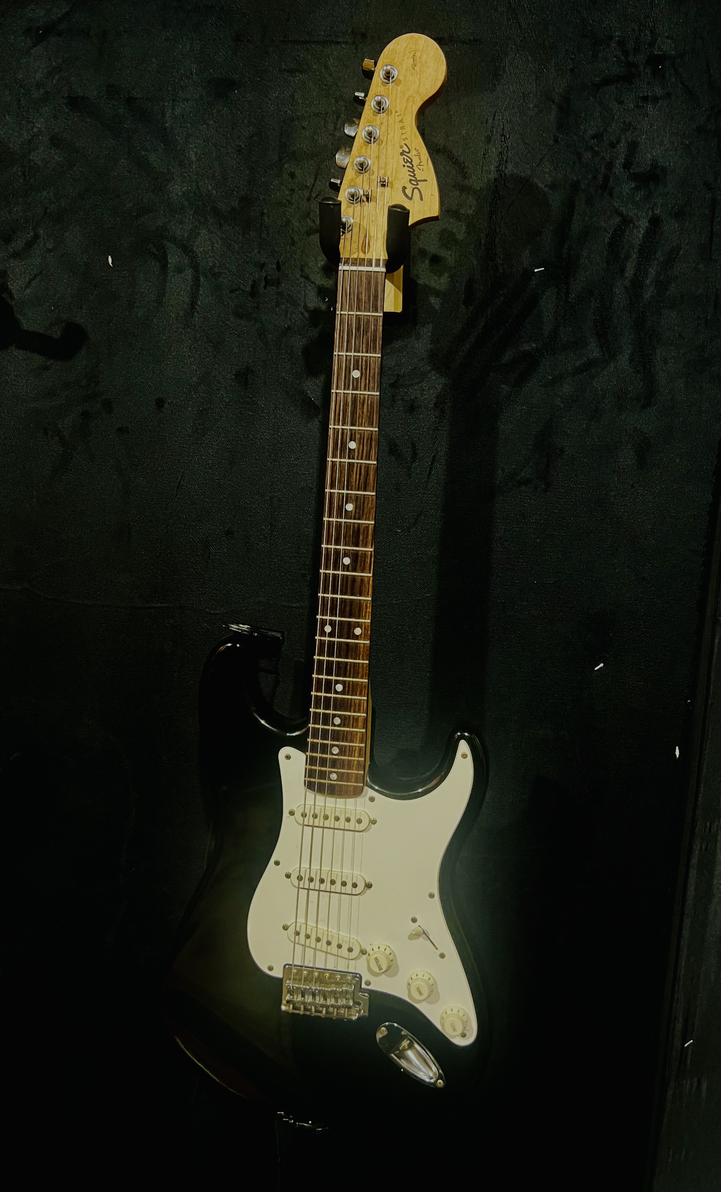 Rifa da Guitarra fender da banda FINCABAUTE