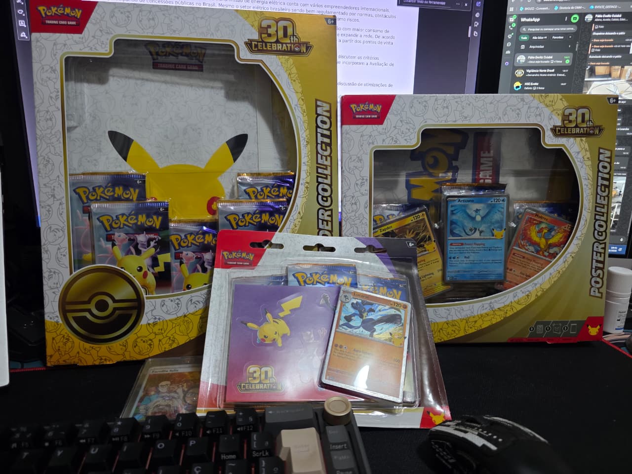 Rifa de celebrações de 30 anos do Pikachu pirata em ingês
